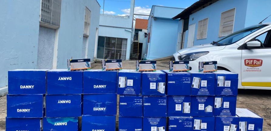 Pif Paf faz expressiva doação de luvas para o HNSC
